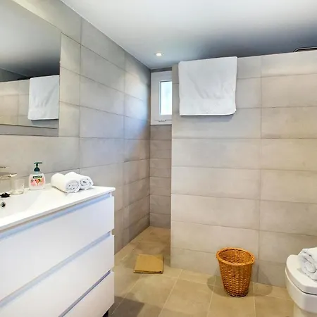 Sleeps 8 Pool Wifi 别墅 *